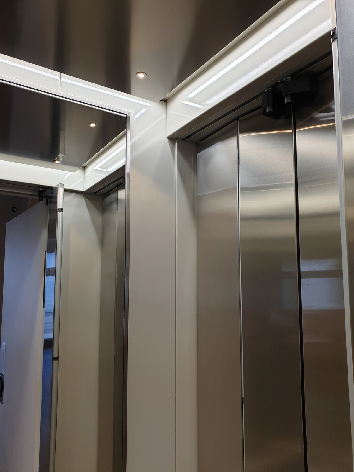 Progettazione e installazione di un nuovo ascensore elettrico MRL in abitazione privata
